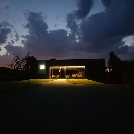 Отель Master Horse Club - Svojetice Экстерьер фото